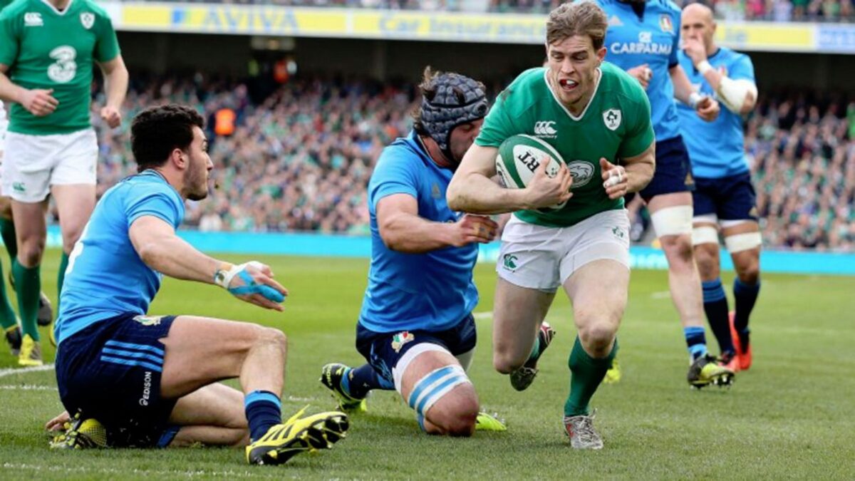 Six Nations: Ireland 58 Italy 15