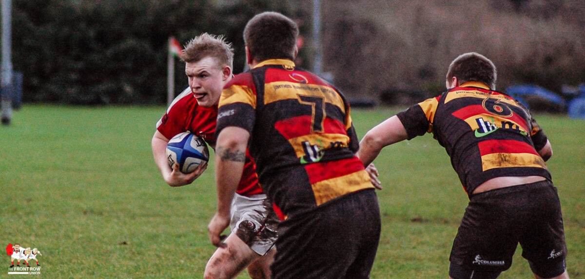 Towns Cup: Larne 22 Lurgan 17