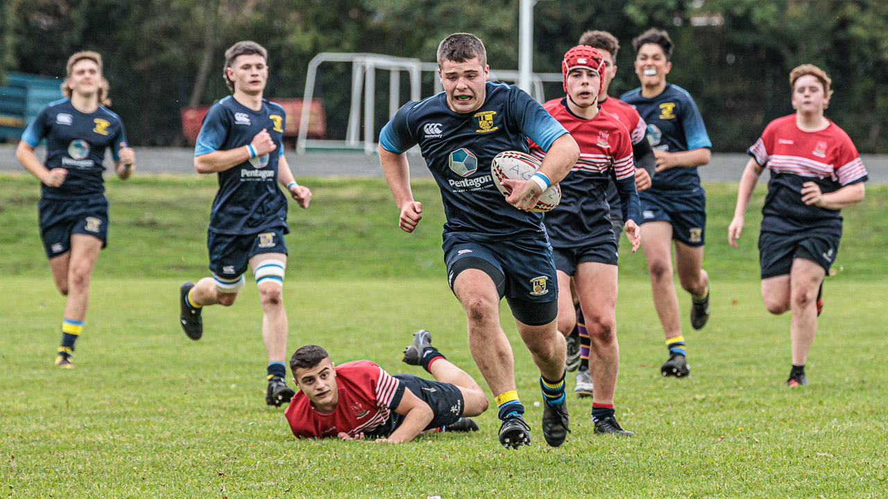 Schools Bowl: Antrim Grammar 40 Wellington College 0 (Qualifying)