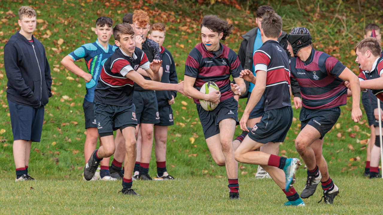 Medallion: Larne Grammar School 7 Belfast Royal Academy 15 (Blitz)