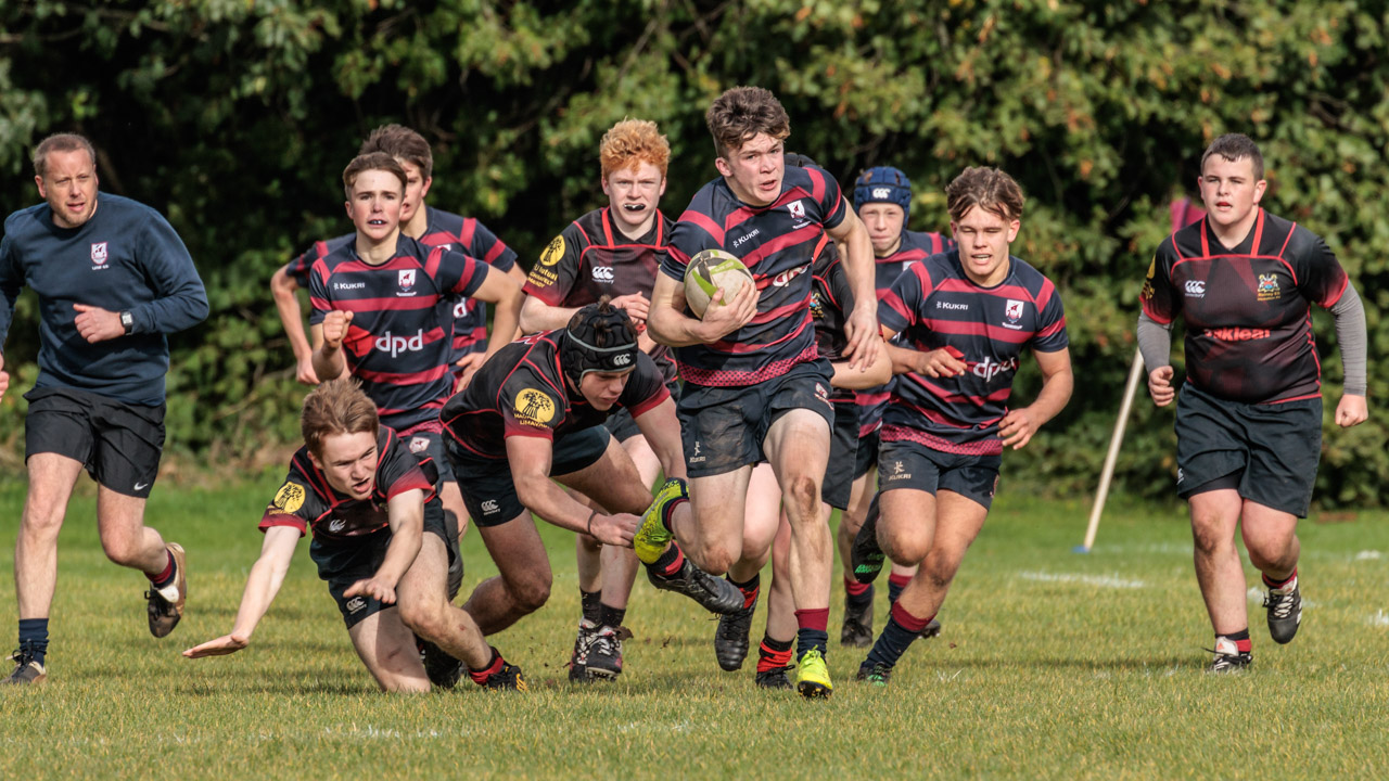 Medallion: Larne Grammar School 33 Rainey Endowed School 7 (Blitz)