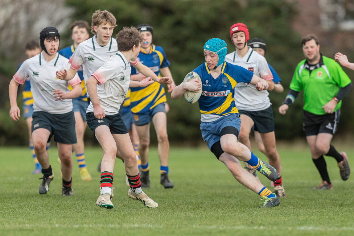 Medallion Shield: Belfast High School 15 Cambridge House 10 2nd Round